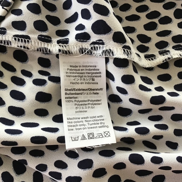 J Crew Size 4 Women’s Long Sleeve V-Neck Print Pullover Blouse 100% Polyester - Picture 9 of 9